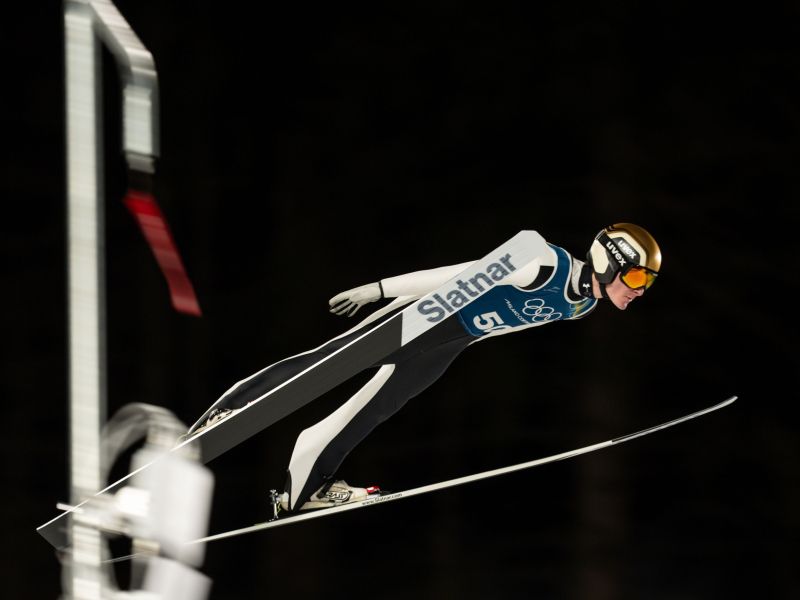 Prevc s tem skokom prižgal zlato evforijo, navijači že norijo