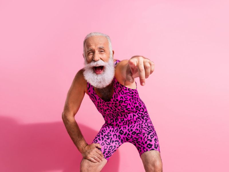 Koper: 82-letni dedek v trgovini spustil hlače in kradel