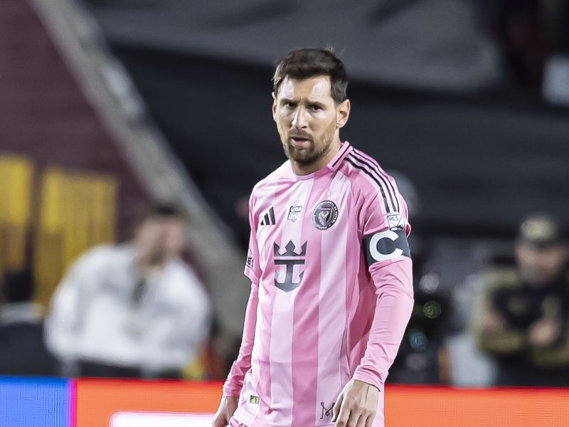 Messi besnel kot še nikoli, hotel je vdreti v sodniško slačilnico (video)