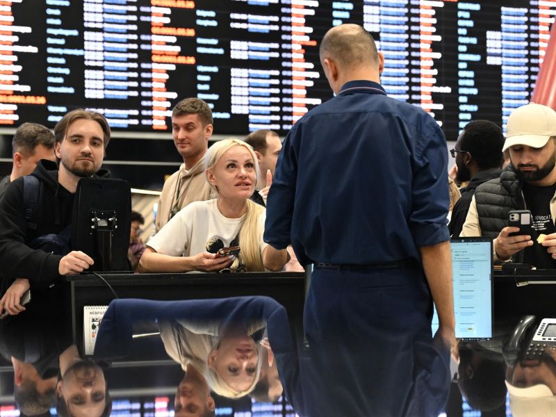 Slovenski potniki ostajajo ujeti na letališčih v ZAE in bližini Irana