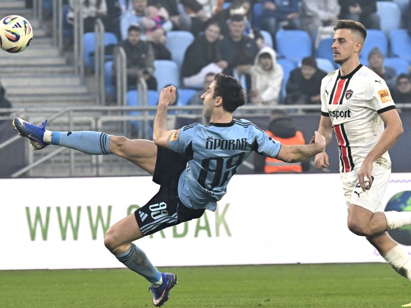 Šporar: 'Ne norčujte se!' Po dveh golih je jezno ohladil novinarja (video)