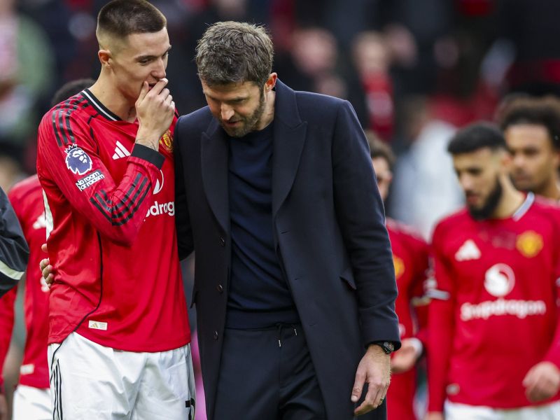 Šeško mora na operacijo? Trener Uniteda šokiral z novicami o poškodbi
