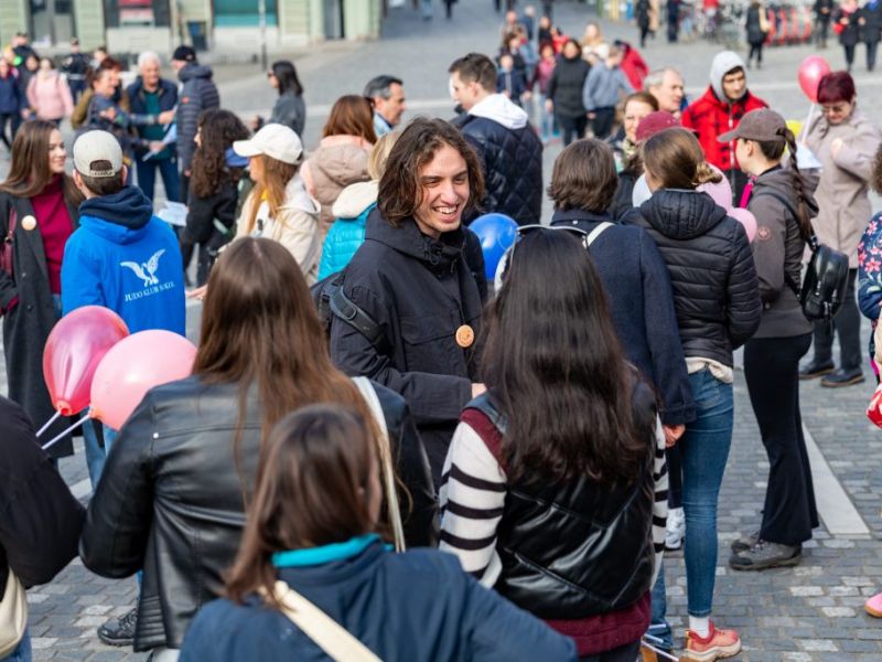 V Ljubljani z inkluzivnim sprehodom z baloni obeležili Dan inkluzije