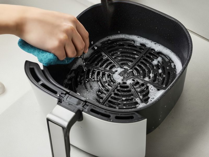 Večina ljudi cvrtnik čisti narobe – preverite pravi način