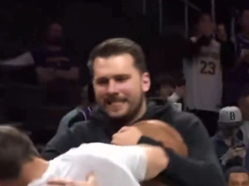 Početje Dončića in Reaves pred tekmo gledali vsi, tako eden nad drugega