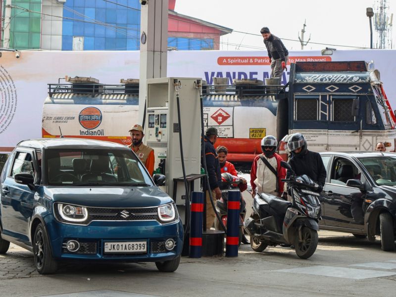 ZDA dovolile, da Indijci kupujejo rusko nafto