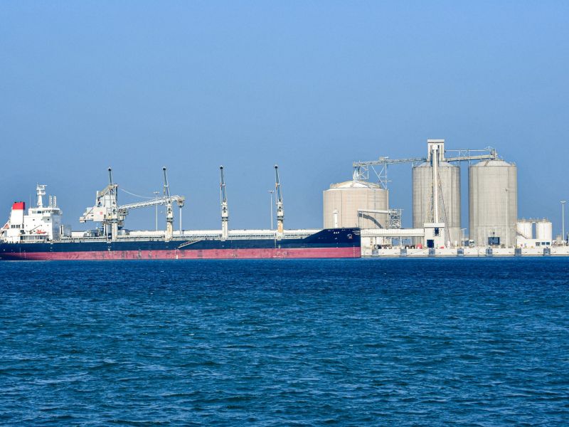 Cel svet govori o nafti in plinu, a Iran lahko odpre še precej globljo rano