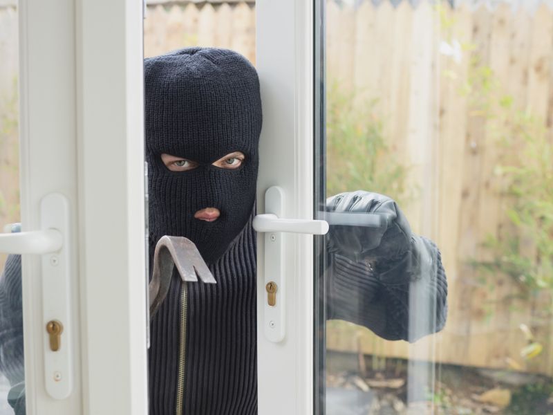 Vlomilci upajo, da boste naredili to napako pri vratih