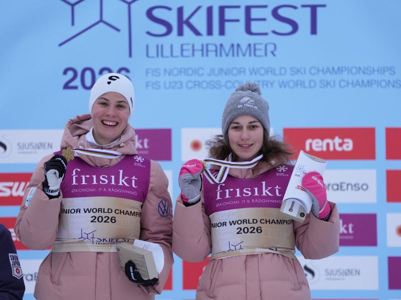 Teja in Tia mladinski svetovni prvakinji