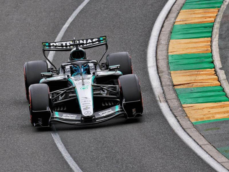 Mercedesa v Melbournu iz prve vrste