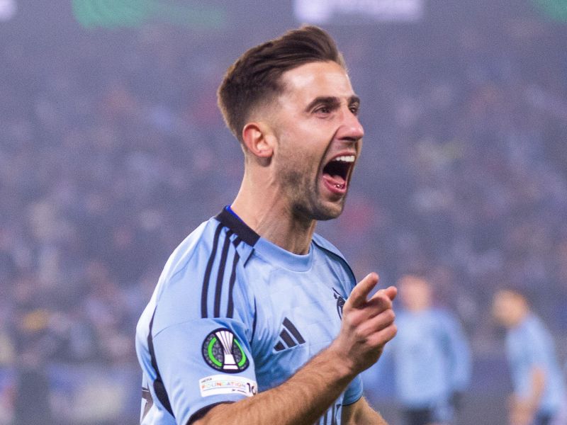 Šporar podira mejnike in si lasti ligo, Cesar pa se drži za glavo (video)