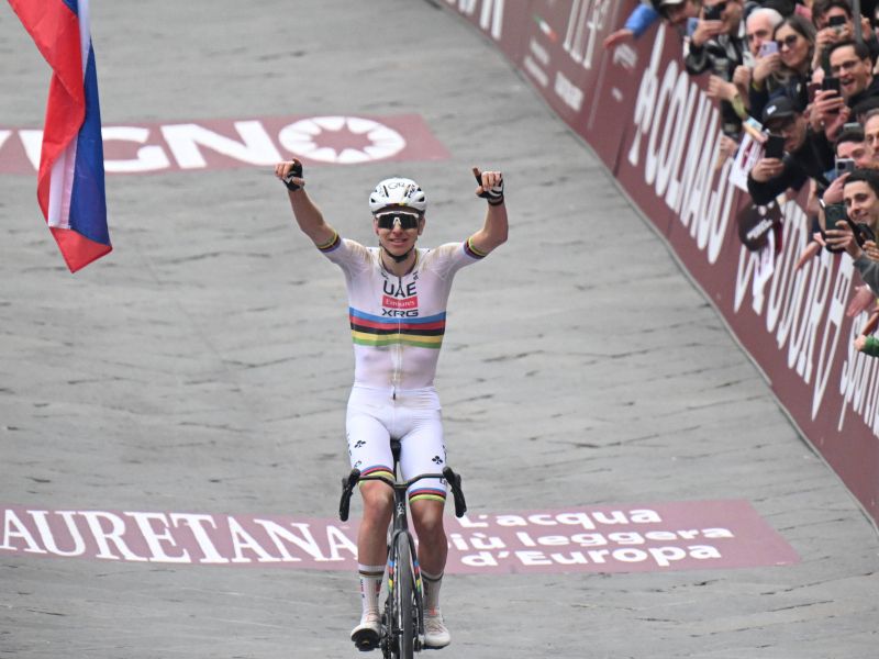 Pogačarjeva skrivnostna naprava dvignila prah, ne razumejo niti njegovi