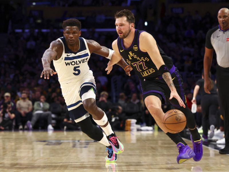 Dončić na najtežjo noč začaral LA in svet, Lakersi vroči kot že dolgo ne