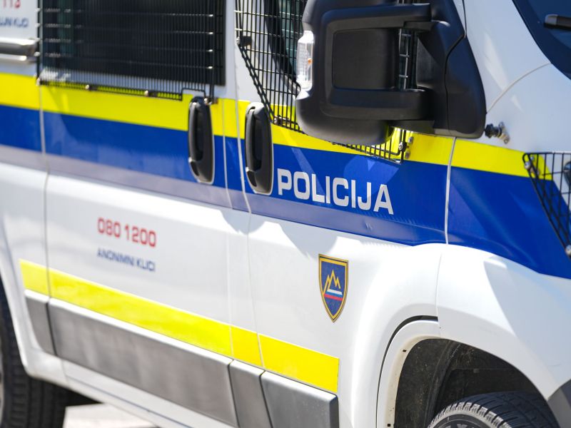 Neuradno: Moški na Koroškem naj bi streljal na policiste in metal molotovke