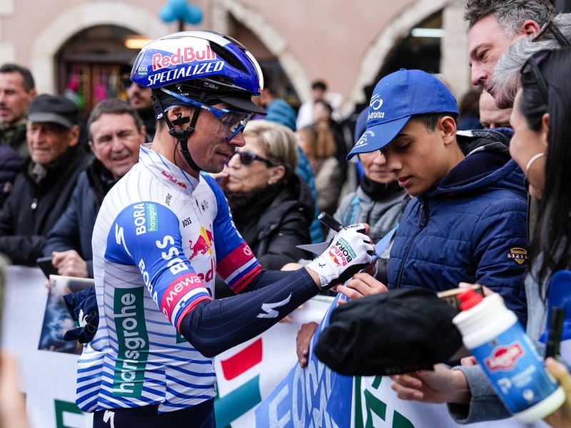 Rogličevi v težavah, rdeči biki ostali brez majice