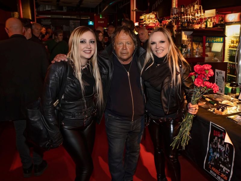 Slovenski pojem rockerja Pero Lovšin je prišel uživat v različnih zvrsteh rokenrola.