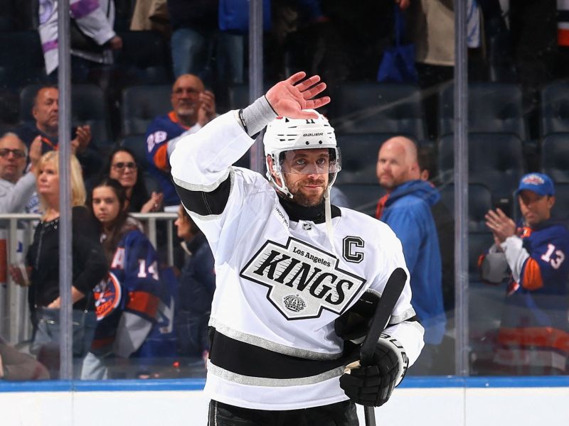 Nora predstava Kopitarja, ki lovi zgodovino - prinesel veliko slavje