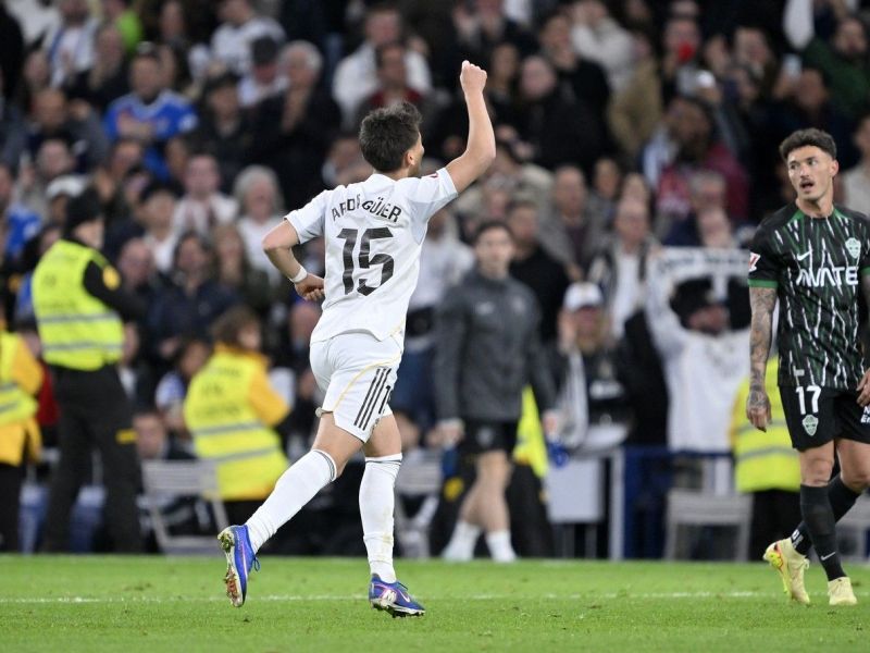 Güler čaral ob zmagi Reala, zvezdnika Atletica prijel za penis (video)