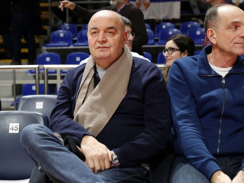 Legendarni trener v bolnišnici, zdravniki se borijo