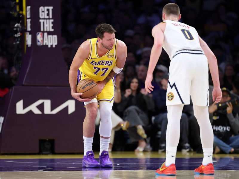 Dončićev čarobni met nelegalen, sodnikom prijavil soigralec - odziv pa ...