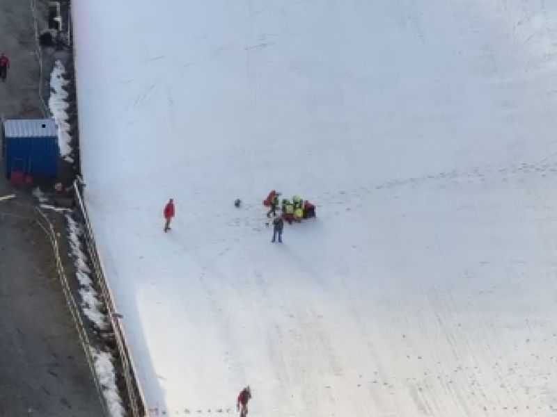 Grozljiv padec na prvi dan poletov v Vikersundu (foto)