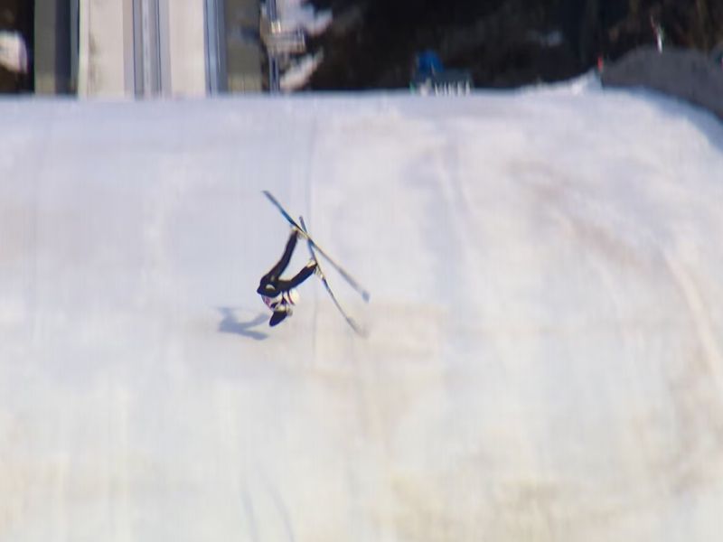 Posnetek padca iz Vikersunda - salta, ob kateri zastane dih (video)