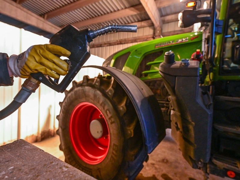 Razburjeni kmetje: Zmanjkuje goriva, točenje pa je omejeno