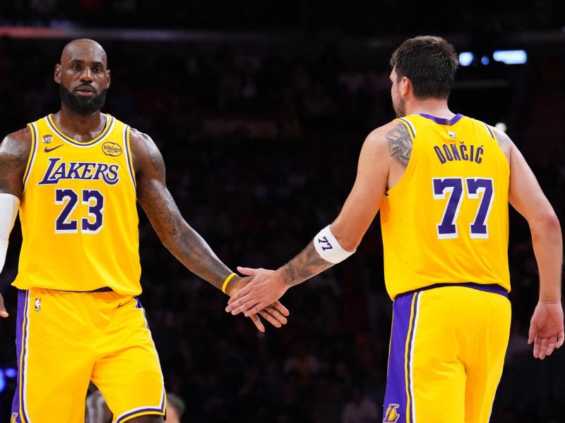 LeBron tako kot Dončić v Sloveniji - Luka takole na Bledu, James pa ...