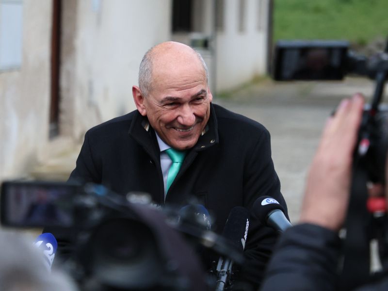 Stavnice napovedujejo, da bo vlada desna, mandatar pa najverjetneje Janša