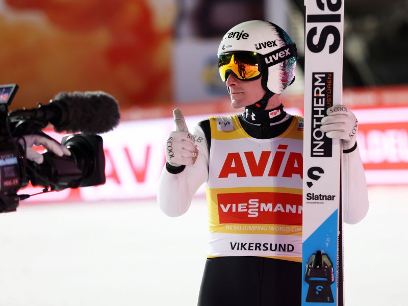 Za zabavo leti prek 200 metrov, Domnu Prevcu pa takole pomaga po tekmah