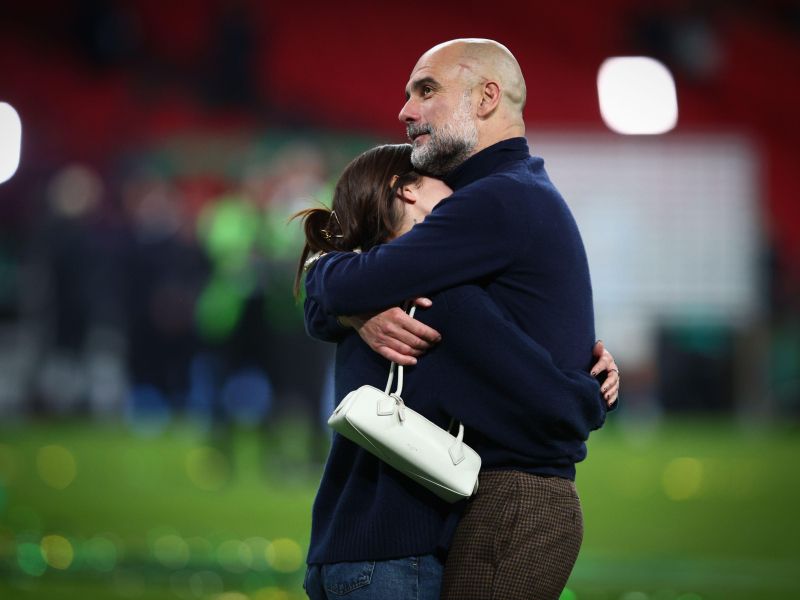 Kdo je lepotica, ki jo je po zmagi objemal Pep Guardiola? Navdušila sta vse