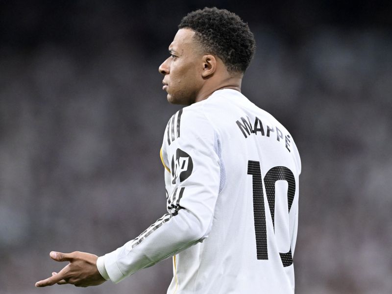 Mbappeju pregledali napačno koleno in ... Velika sramota Reala odmeva