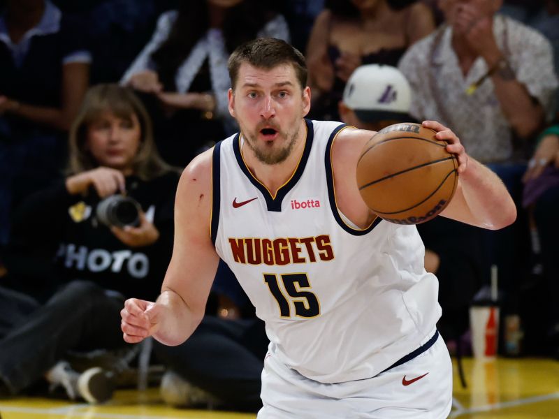 Jokić osupnil z obutvijo: Srbu se smejejo vsi, Nikola, kaj je to? (foto)