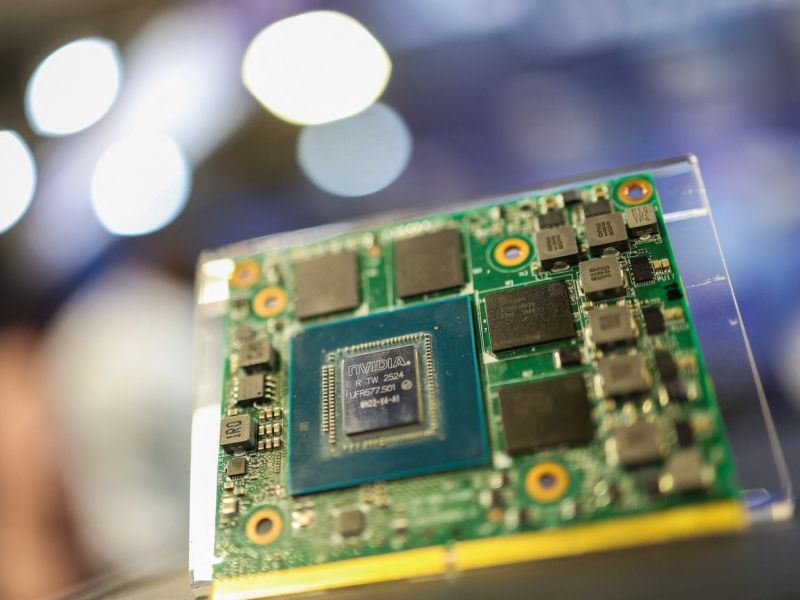 Helij kot orožje: Iran stiska tehnološko industrijo za vrat