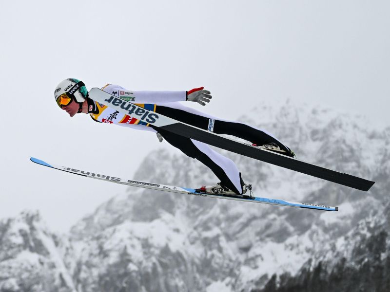 Domen Prevc osupnil Planico - veter mu je nagajal, a on je storil tole