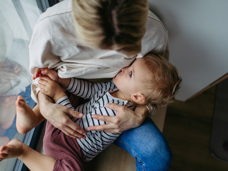 Kaj dojenje naredi z maminim telesom? Takoj po porodu in še leta kasneje
