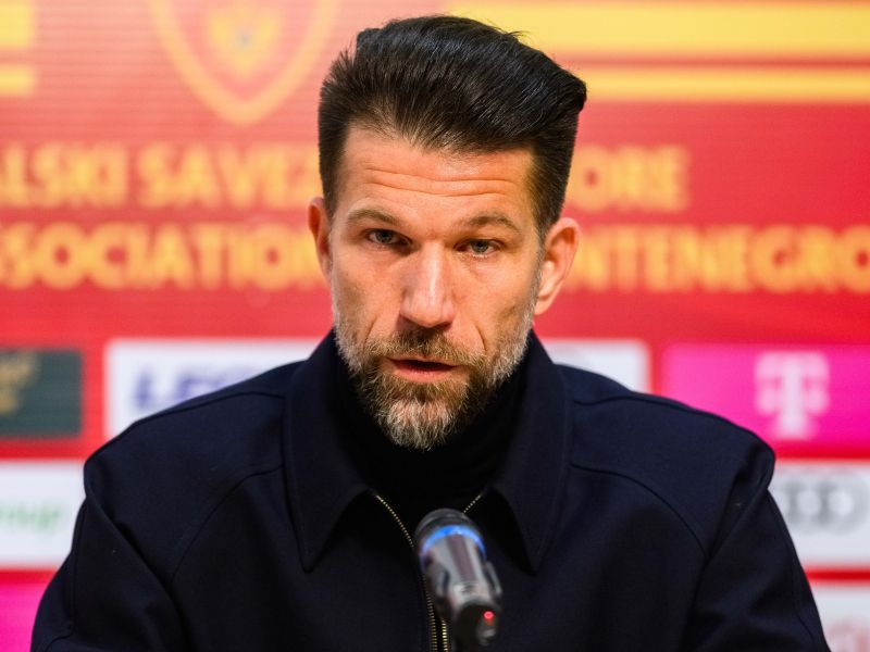 Cesar žarel po prvi, hvalil vsepovprek in razkril, kaj je bilo v slačilnici