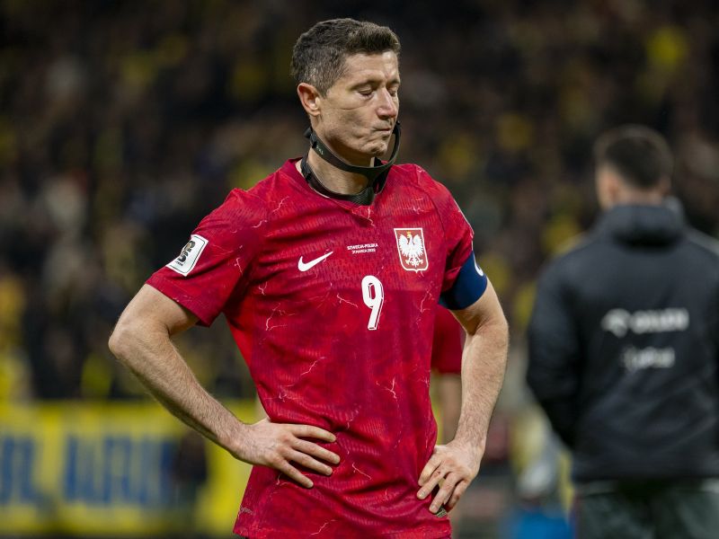 Poljaki v vsemi topovi po Slovencu, primerjajo ga s slepim pevcem