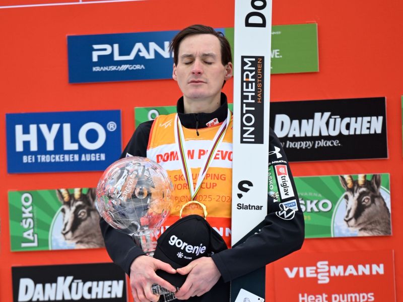 Domen Prevc po zadnjo lovoriko v sezoni. Še to mu manjka