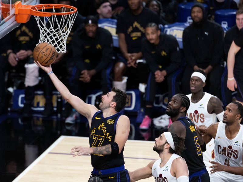 Dončić prevzel vodstvo - takole o velikem boju, Luka se ne da