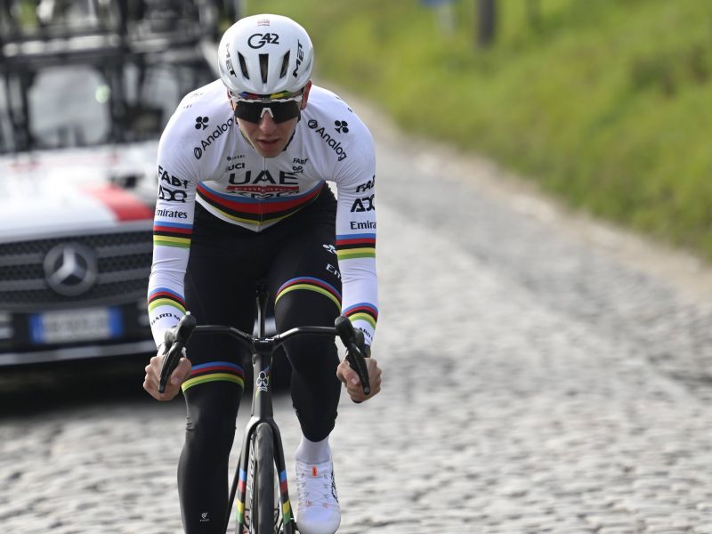 Pogačar takoj na štartu osupnil - kar je naredil Tadej, je z drugega sveta