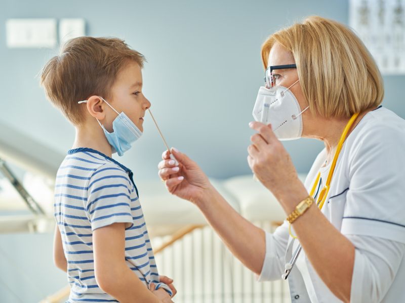 Otroci petkrat bolj dovzetni: Kaj vemo o novi različici covida »Cicada«?