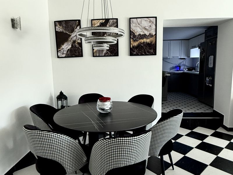 Znana blogerka z možem prenovila 30 let staro kuhinjo (preobrazba navduši)