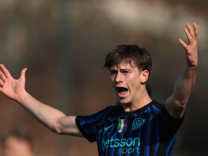 Sin nekdanjega trenerja Maribora s ponudbo za novo nogometno državljanstvo