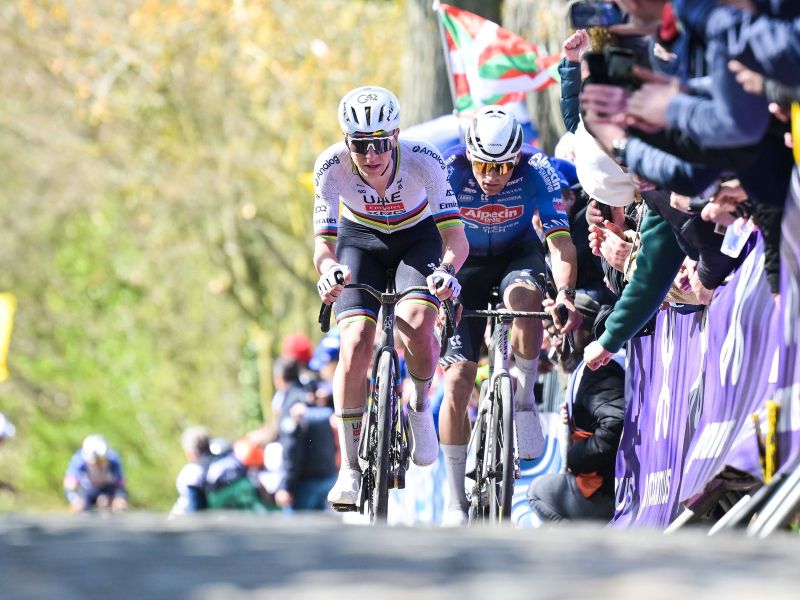 Zgodovinsko: Pogačar storil to, kar ni nihče v 134 letih