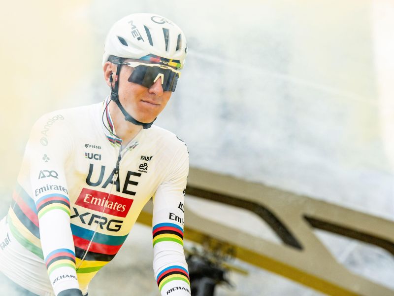 Pogačarjeva krvava poškodba prinesla to spremembo - Tadej pa takole vztraja