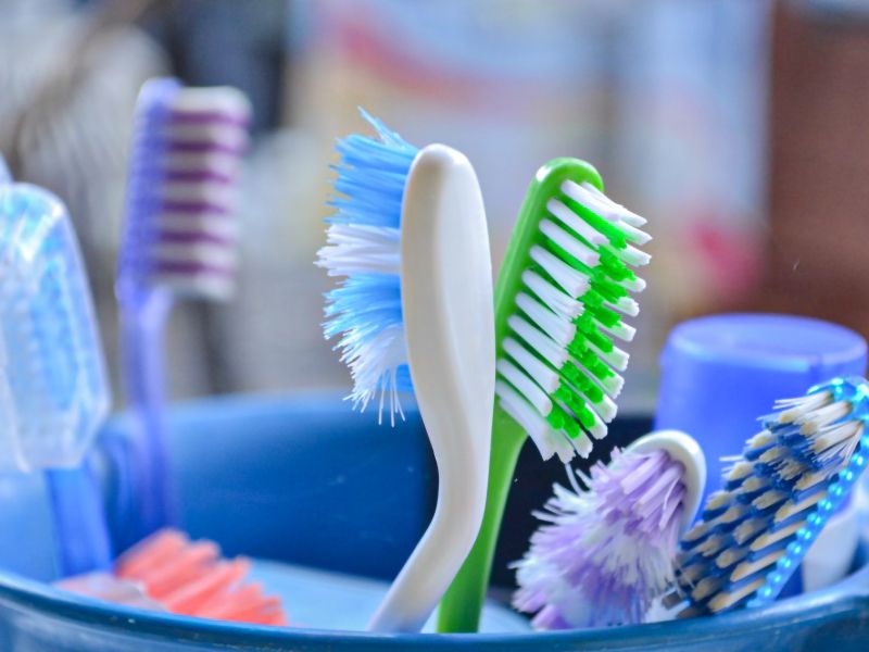 Kako pogosto bi si morali dejansko menjati zobno ščetko?