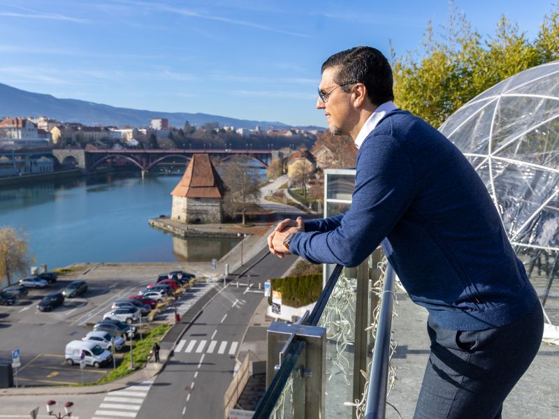 Zahović za začetek v Anglijo - Nadziral bo spektakel v evropskem tekmovanju