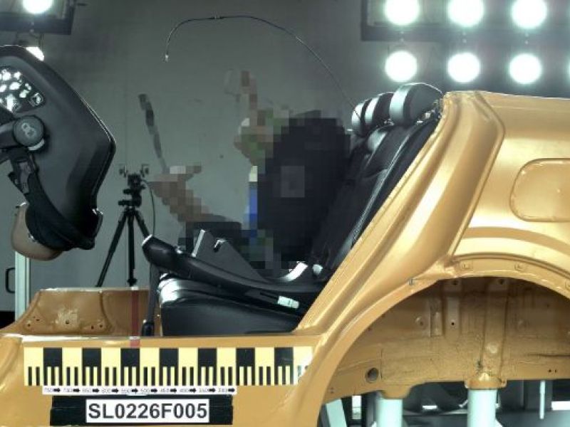 AMZS svetuje: Ti otroški avtosedeži so nevarni