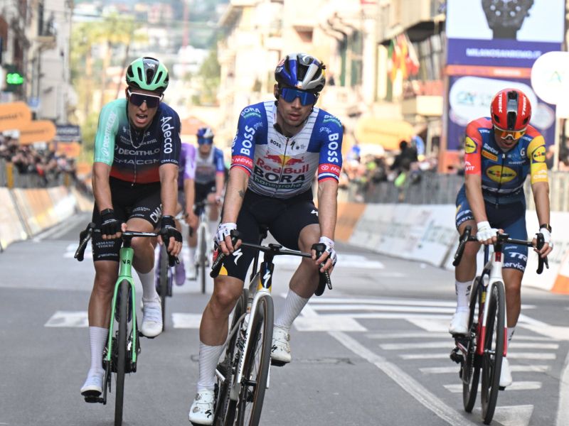 Pogačarjev naslednik znova ukanil Rogliča, Slovenec vseeno ostaja najbližje